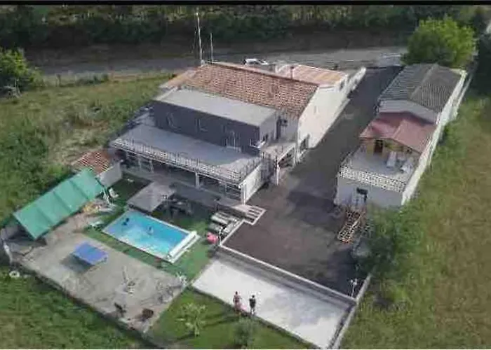 Loft avec piscine